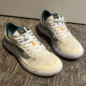 Vans Ultrarange size 12. Worn once and in like new condition.